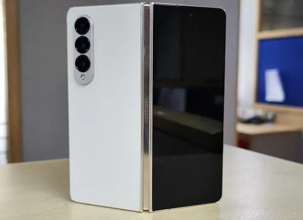 Samsung to bring much larger cover display, invisible crease to Galaxy Z Flip 5